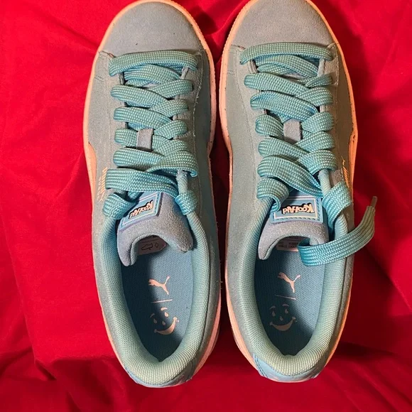 New Puma suede Sneakers - Aqua and White 6.5 youth - Picture 3 of 5